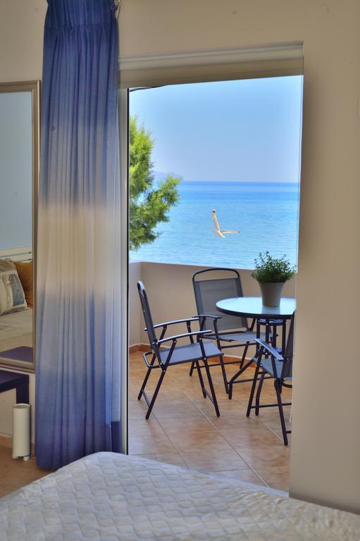 דירות קיסאמוס Sea Breeze חדר תמונה